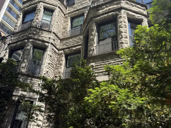 1353 N State Pkwy APT 4C, Chicago, IL 60610
