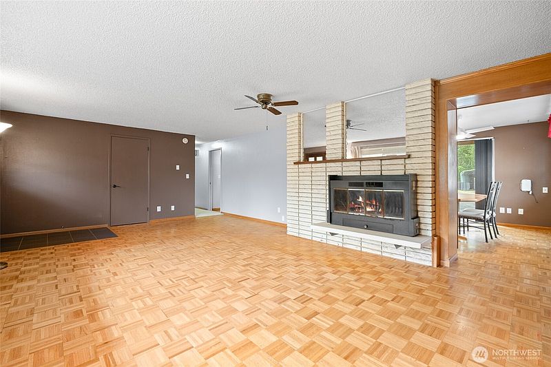 3rd image of 1605 126th Street SE
