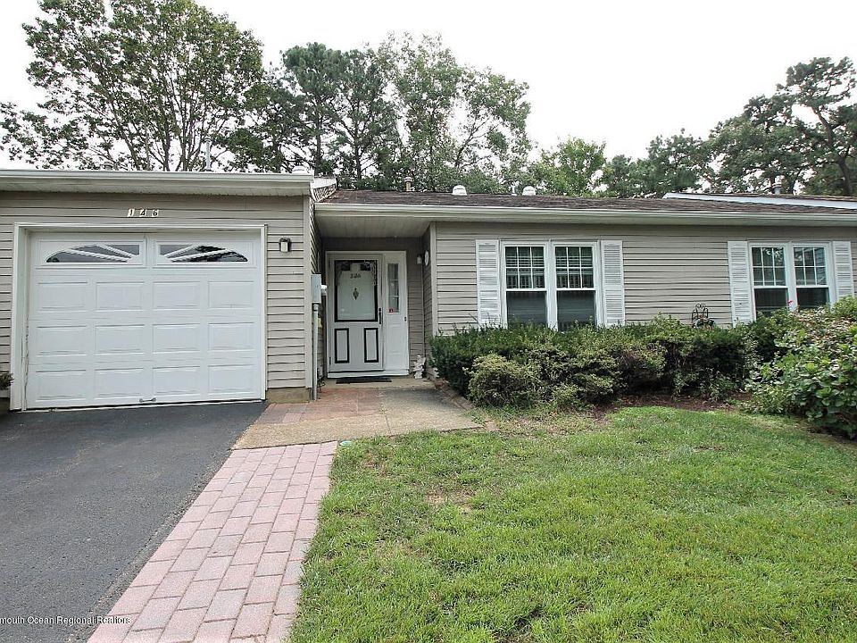 1st image of 146 Devon Ct #1000
