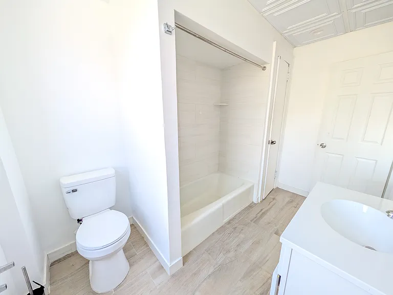 629B Valley Pl #1 — Photo 9