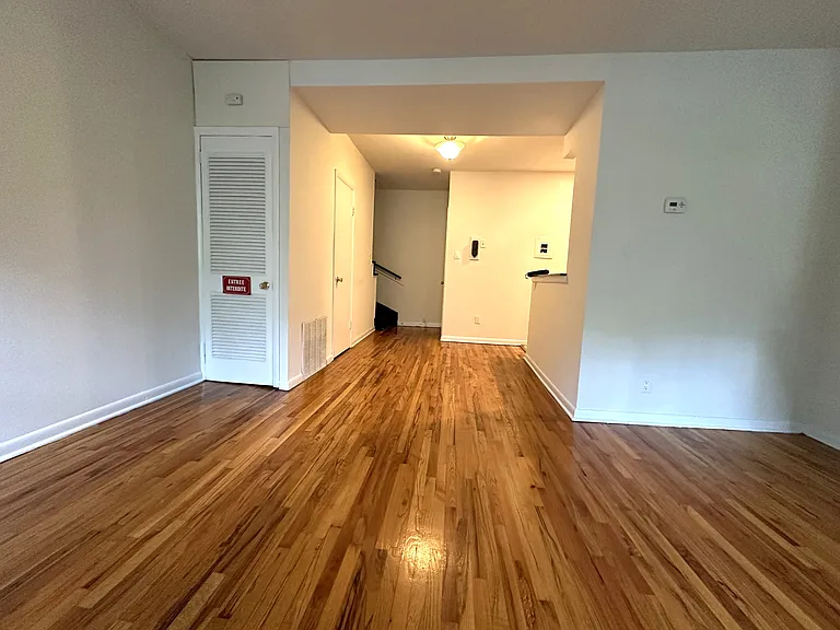 935 Lombard St #202 — Photo 3