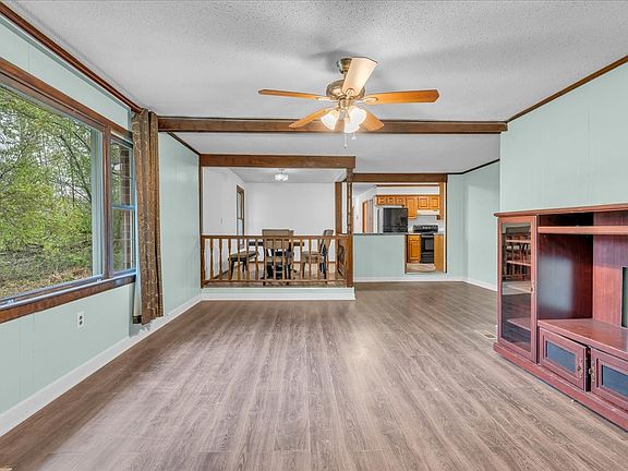 4th image of 588 Sweeton Hill Rd