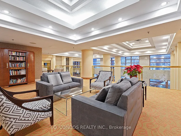 1001 Bay St #809 — Photo 11