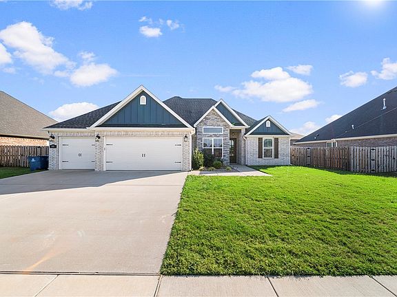2nd image of 901 Carlock Dr