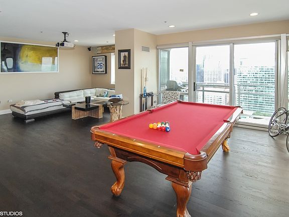5th image of 737 W Washington Blvd APT 601