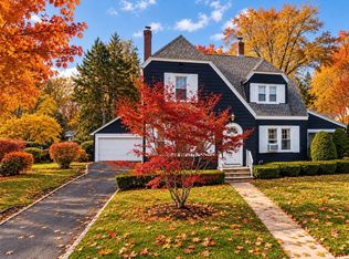 24 Lindbergh Ave, Holyoke, MA 01040