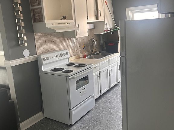 2nd image of 8515 S Kedzie Ave APT 3W
