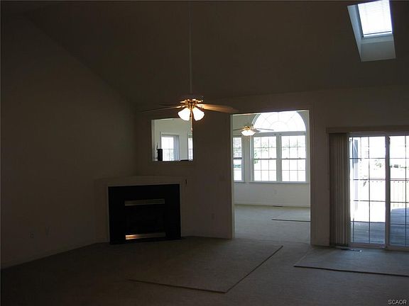 4th image of 23312 Greenbank Dr