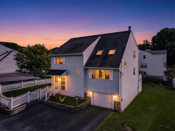 102 Sunderland Rd, Worcester, MA 01604