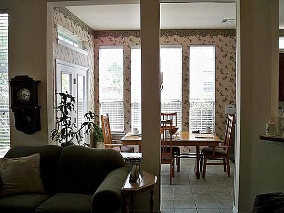 4th image of 3224 York Dr