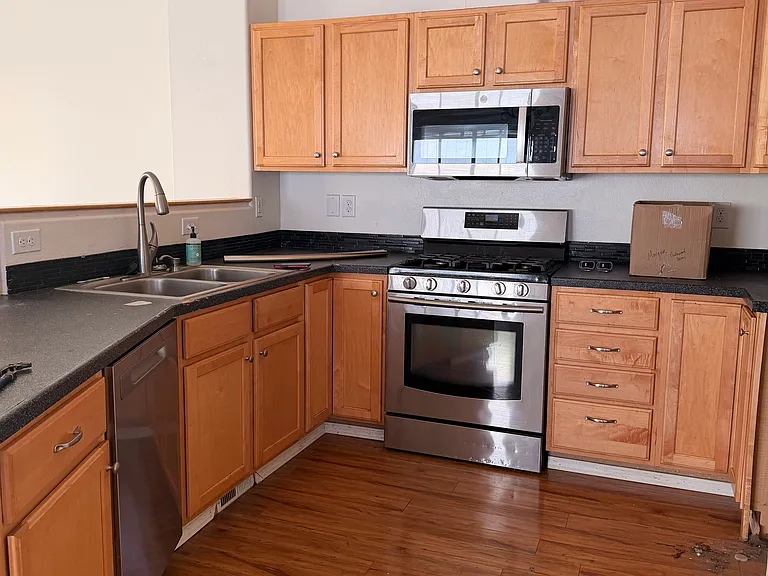 8904 Northwood Park Cir — Photo 1
