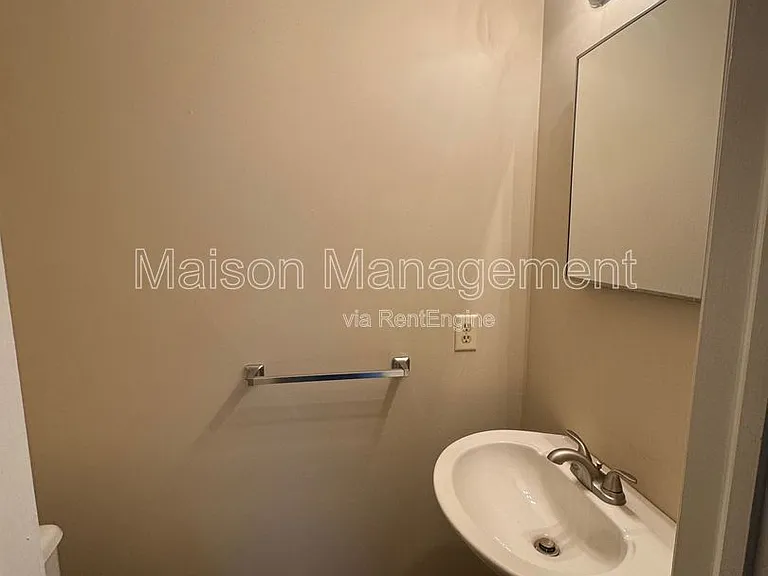 419 Britton — Photo 10