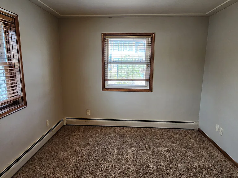 Bryant Avenue Apartments — Photo 16
