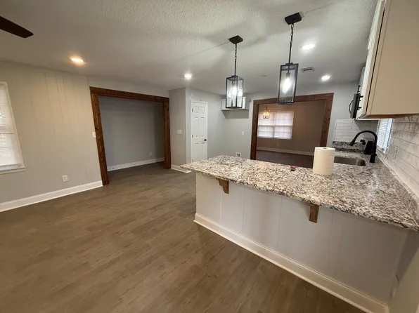 314 Meadowridge Dr, Warner Robins, GA 31093