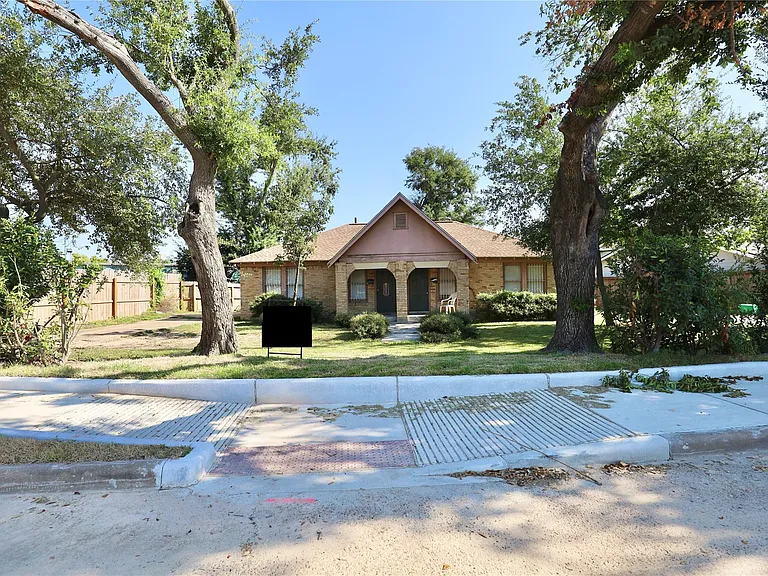 1125 Usener St — Photo 19