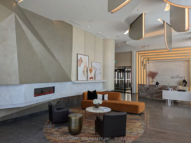 858 Dupont St #816 — Photo 2