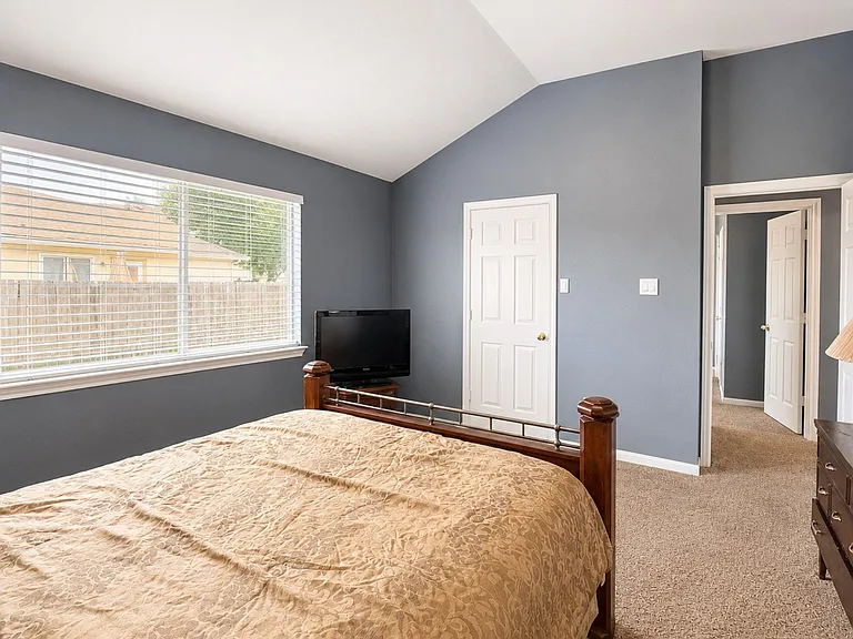 2403 Orchard Run — Photo 9