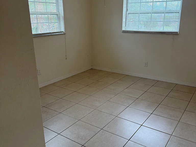 3009 W Beach St — Photo 8