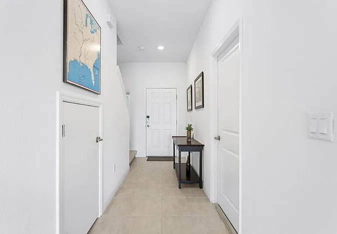 3 bed, 2.0 bath, 1412 sqft, $2,195 — Photo 4
