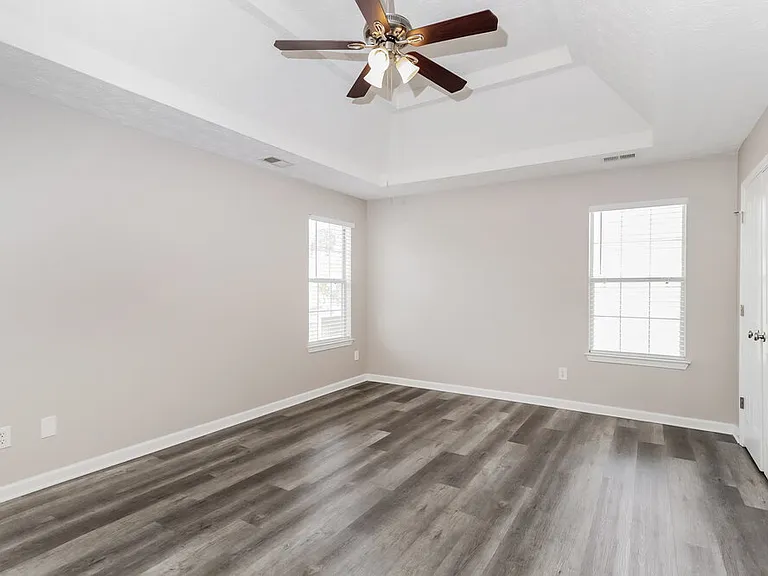 2517 Mead Ct — Photo 12