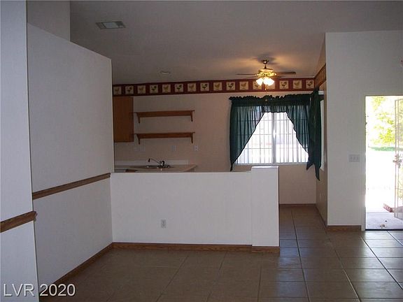 3rd image of 322 W Azure Ave