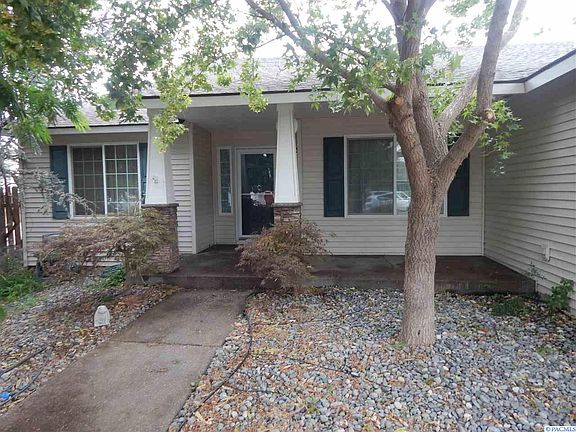 3rd image of 8503 Queensbury Dr