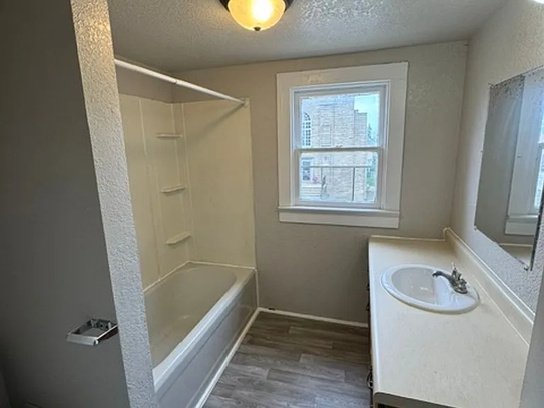 3102 Smith St — Photo 8