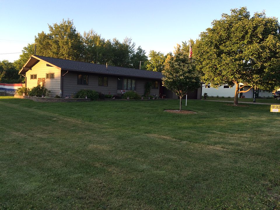 1st image of 1108 E Iron St