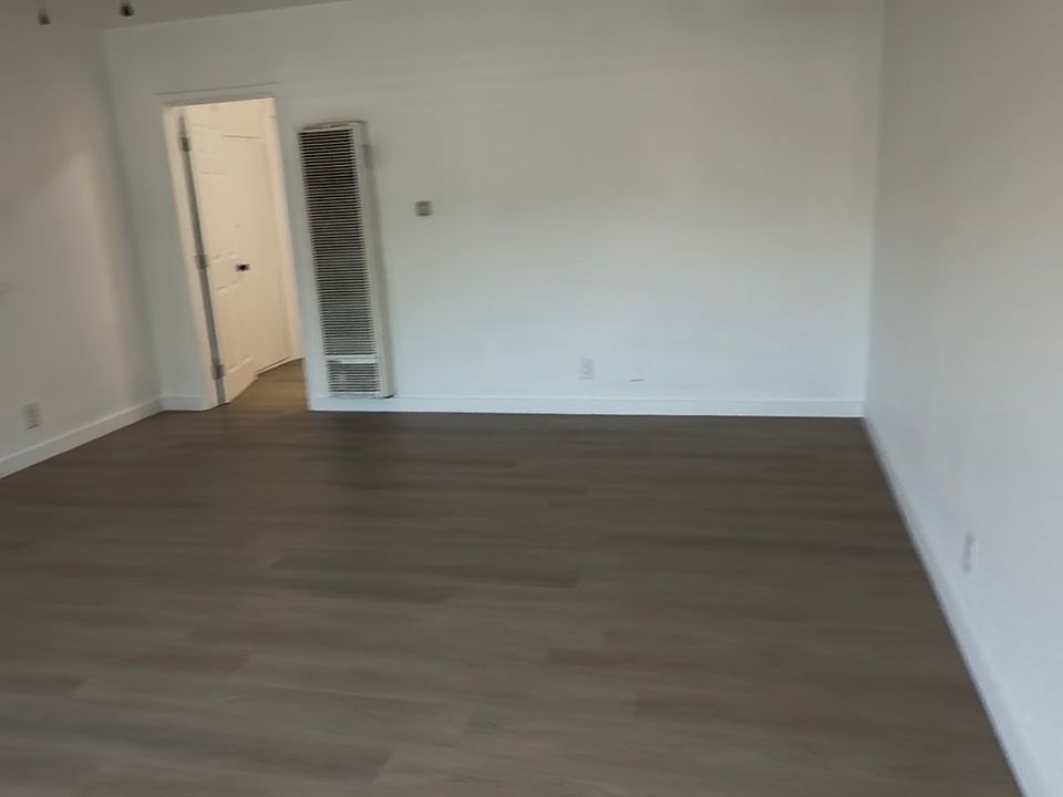 1st image of 8179 Victoria Ave #F