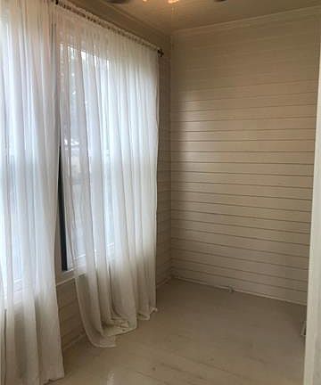 4th image of 4 Fontainebleau Dr APT A