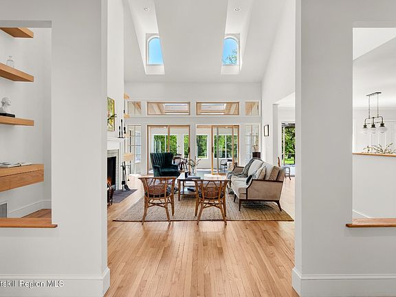 2nd image of 39 Brookfield Farm Lane