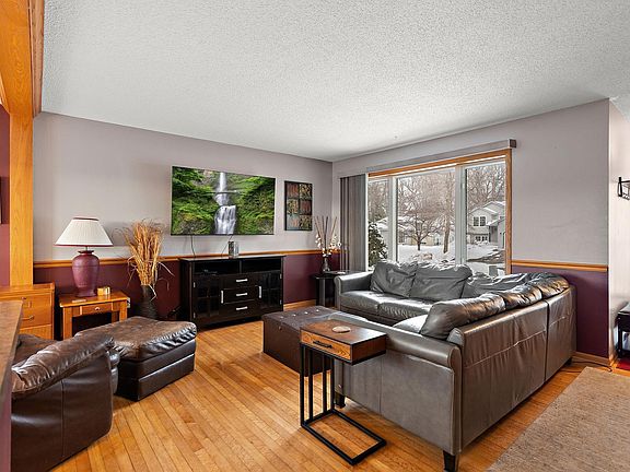 5th image of 1550 Deerfield Rd