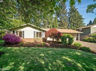 18552 SW Edgewood Ct, Lake Oswego, OR 97035