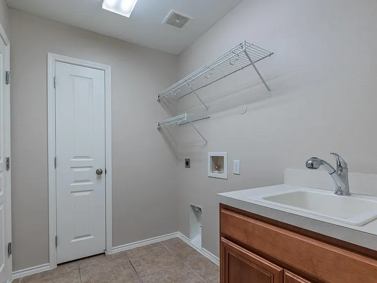 5402 Hickory Harvest Dr — Photo 17