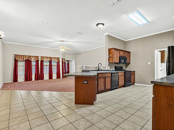 4th image of 6703 90th St