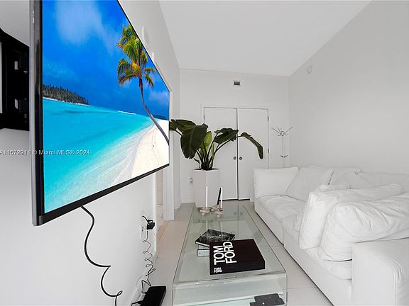 5th image of 851 NE 1st Ave #3604