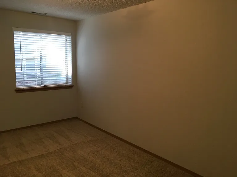 4249 Hunting Meadows Cir — Photo 17