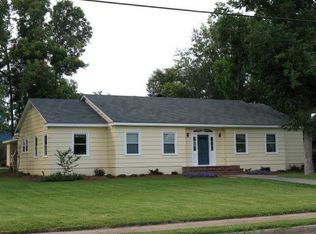 204 W Larkin I Smith Dr, Poplarville, MS 39470