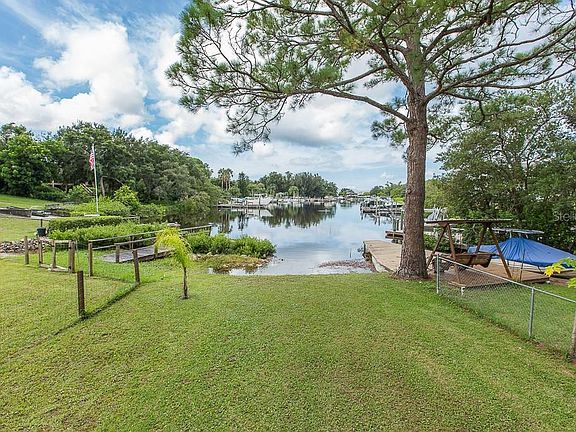 5th image of 3333 Pineview Dr