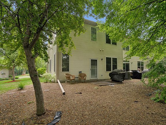 3rd image of 8011 Everest Ln N