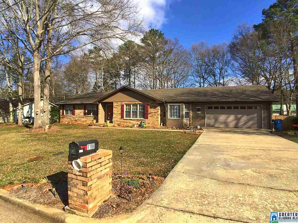 1st image of 1104 Louise Dr SE