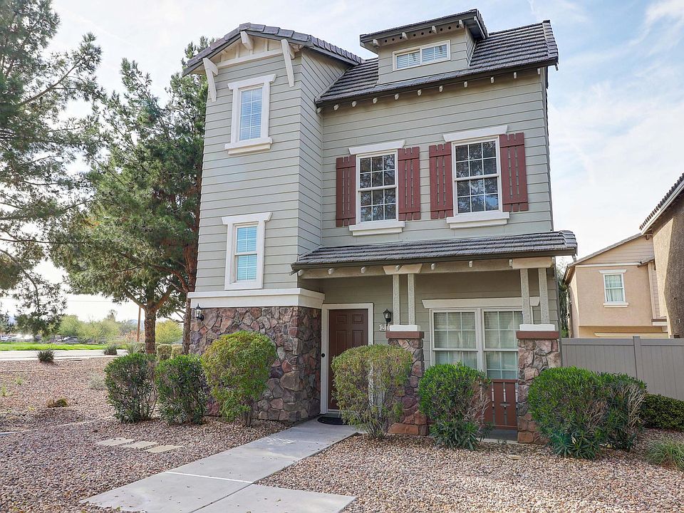 1st image of 2117 E Huntington Dr