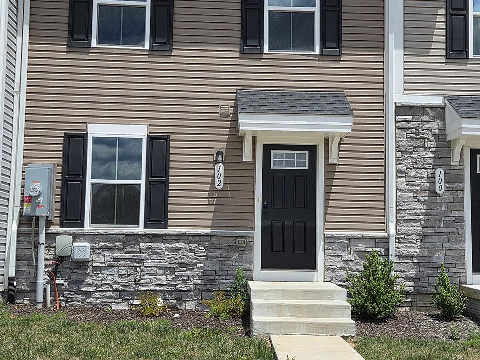 1st image of 102 Spring Pl