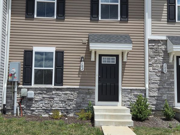 102 Spring Pl