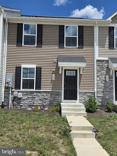102 Spring Pl Photo 1