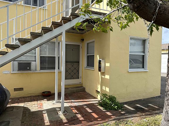 4th image of 601 E Chevy Chase Dr APT B