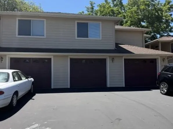 432 Pine St, Rogue River, OR 97537