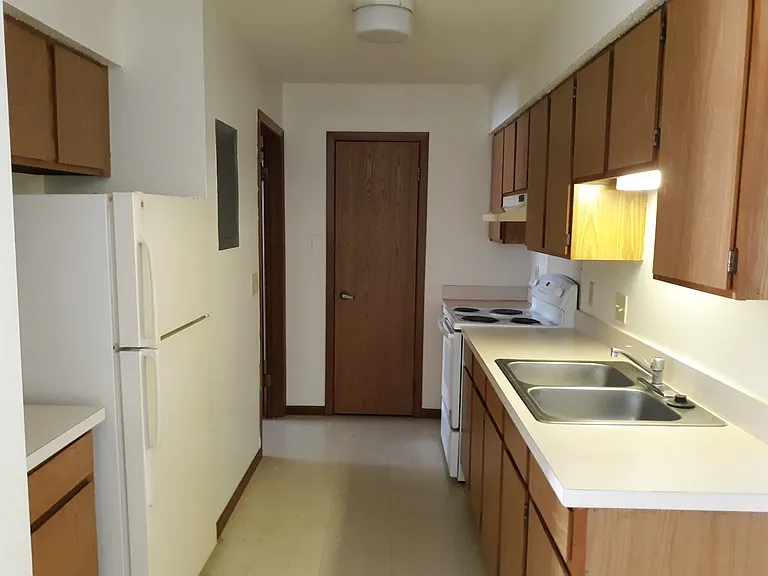 Redkey Apartments — Photo 15