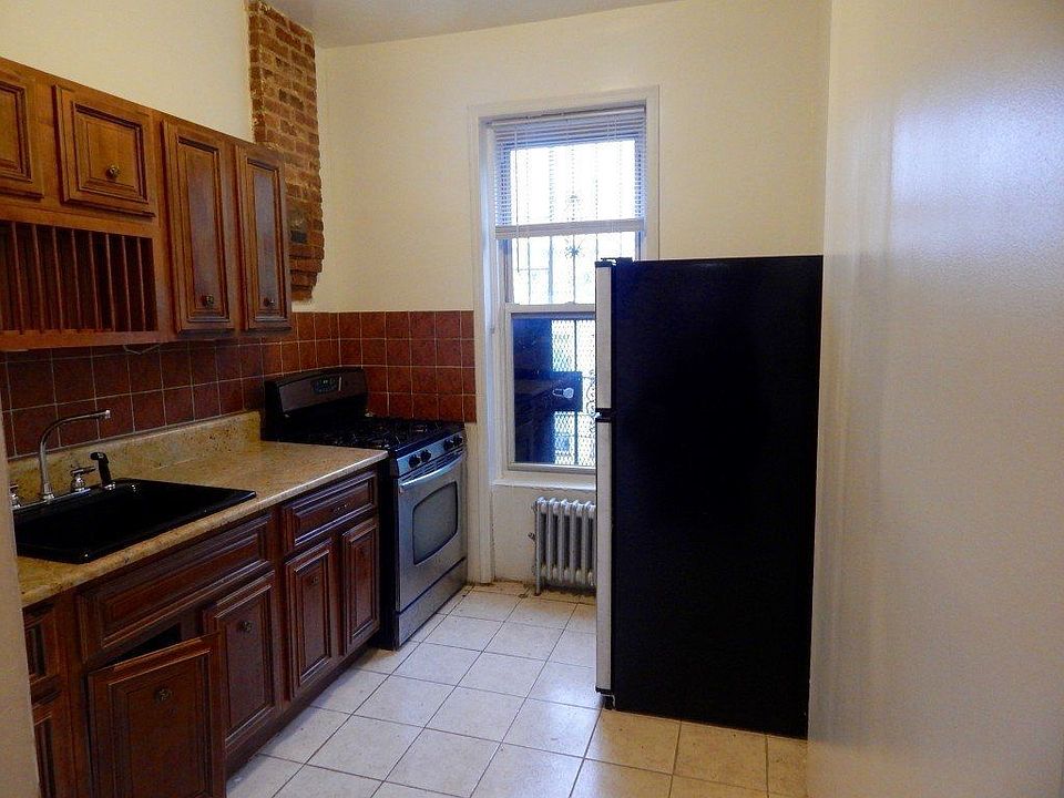 2nd image of 604 Decatur St #2