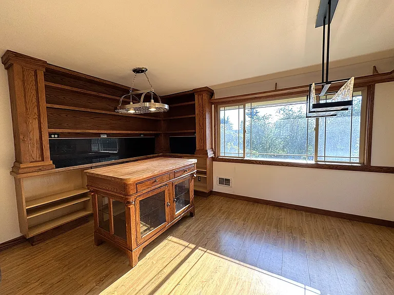 Dining area in kitchen
